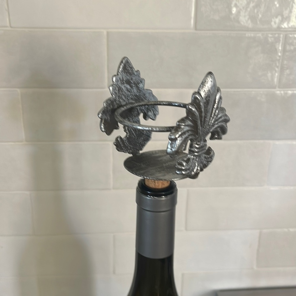Fleur-de-lis Candle Holder Wine Bottle Stopper